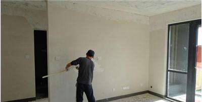 剛開業(yè)四個月的小店關門歇業(yè)，原因有兩點：一是甲醛超標了5倍多，二是老板娘因此流產(chǎn)了……