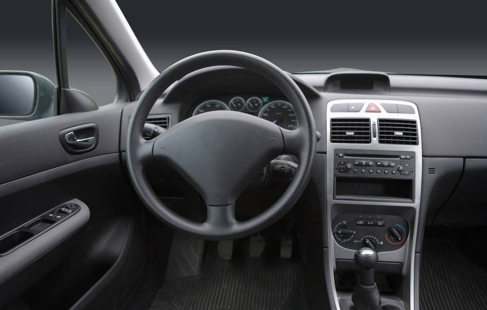 未經(jīng)過甲醛治理的新車，老人兒童不宜乘坐