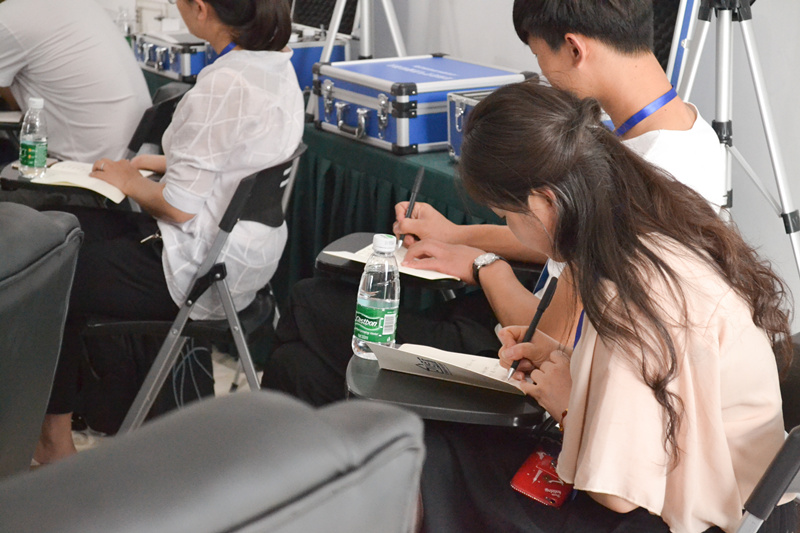 中國室內(nèi)裝飾協(xié)會室內(nèi)環(huán)境凈化治理專業(yè)委員會浙江中心第二期除醛技術(shù)交流峰會圓滿結(jié)束！