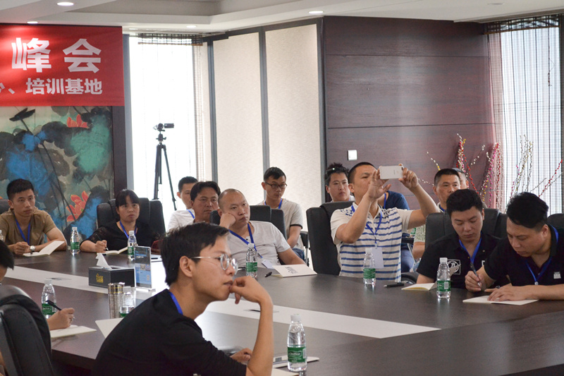 中國室內(nèi)裝飾協(xié)會室內(nèi)環(huán)境凈化治理專業(yè)委員會浙江中心第二期除醛技術(shù)交流峰會圓滿結(jié)束！