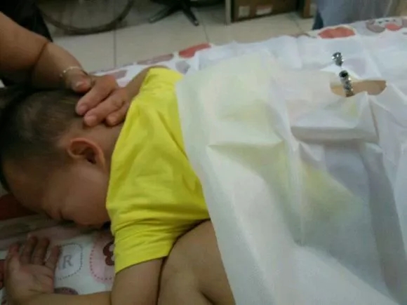 4歲男孩和媽媽辦“婚禮”，真相令人淚崩！