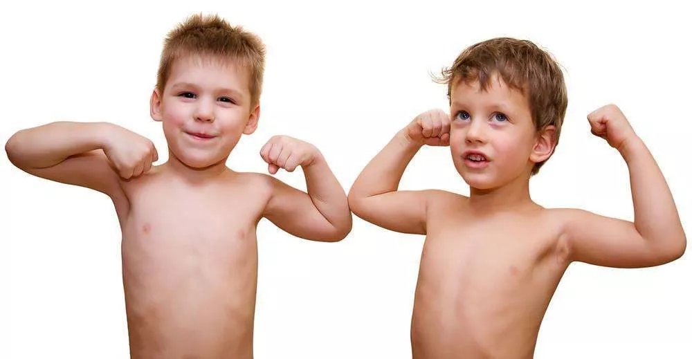 4歲男孩和媽媽辦“婚禮”，真相令人淚崩！