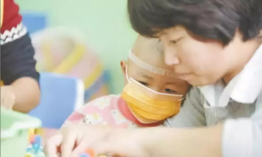 4歲男孩和媽媽辦“婚禮”，真相令人淚崩！