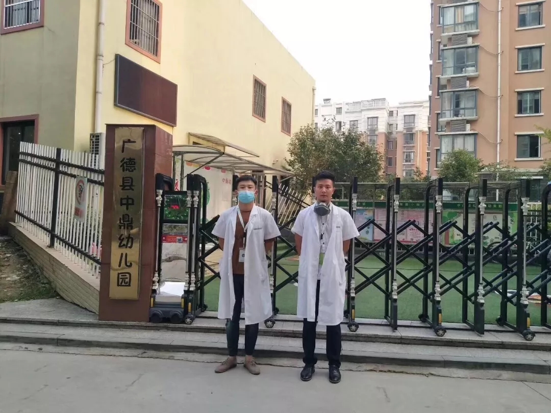 開(kāi)學(xué)倒計(jì)時(shí)，學(xué)校除甲醛讓熊孩子們?cè)獨(dú)鉂M(mǎn)滿(mǎn)迎接新學(xué)期！