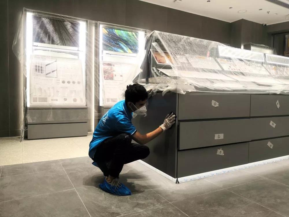 完美日記是一個(gè)國(guó)產(chǎn)大眾美妝品牌，價(jià)格良心堪稱國(guó)貨之光，也深受年輕人喜愛(ài)。